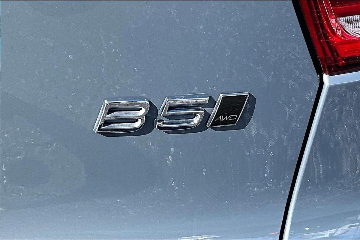 Used 2023 Volvo XC40 B5 Plus w/ Driver Assist Package image 24