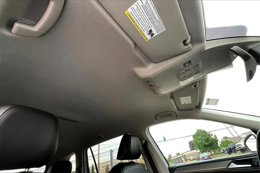 Used 2022 Volkswagen Tiguan SE image 13