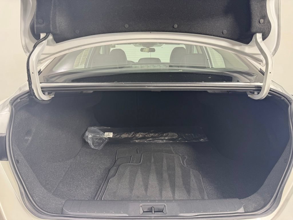 Used 2024 Nissan Sentra SR w/ SR Premium Package FWD image 17