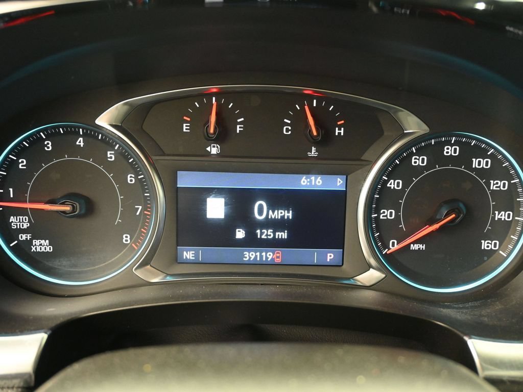 Used 2022 Chevrolet Traverse RS FWD image 12