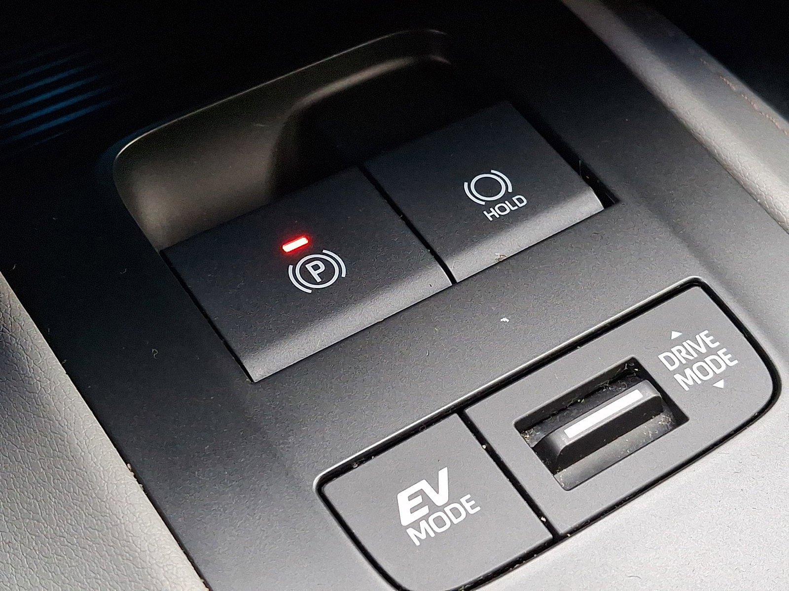 Used 2022 Toyota Venza LE image 17