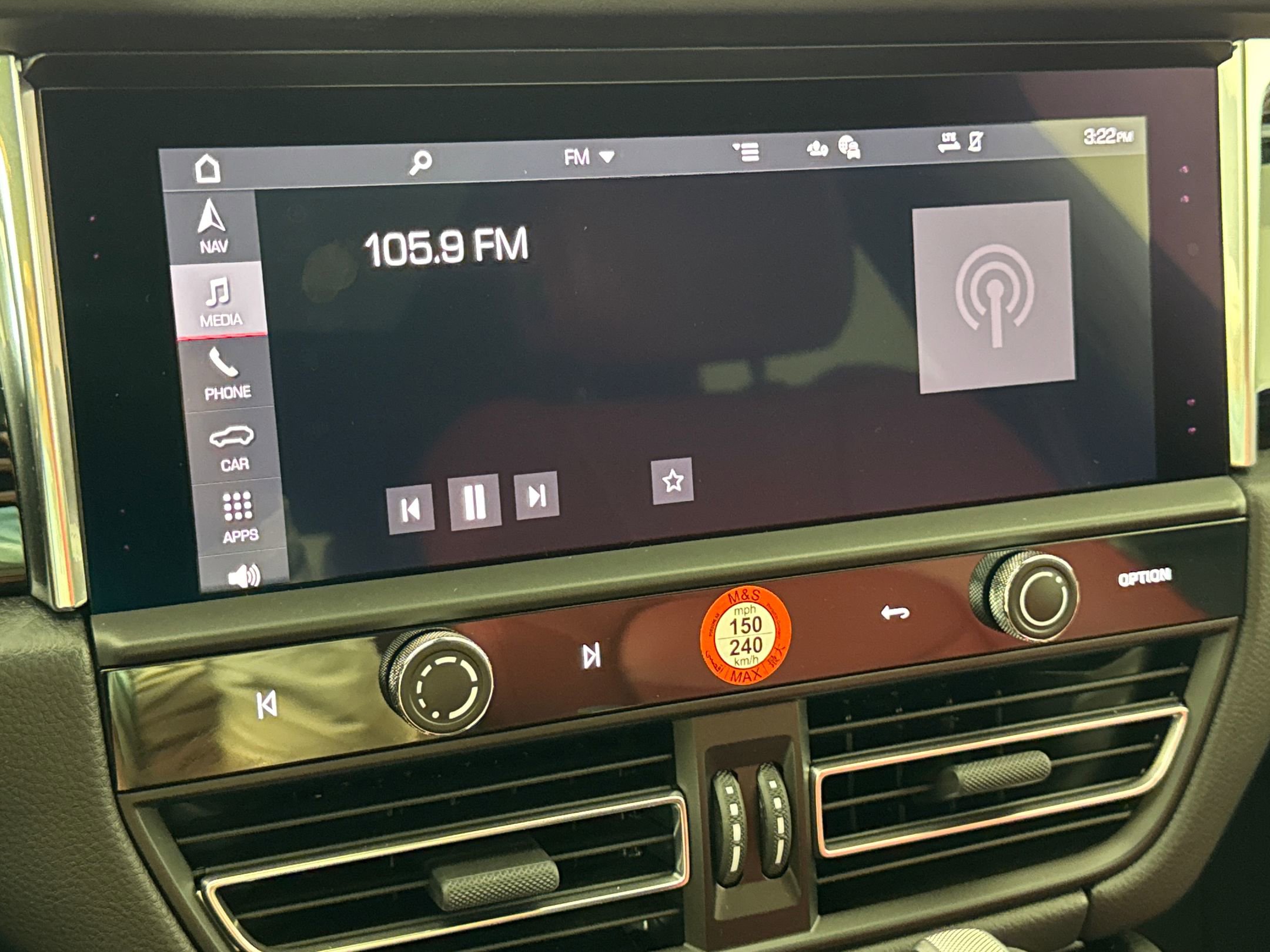 Certified 2026 Porsche Macan image 16