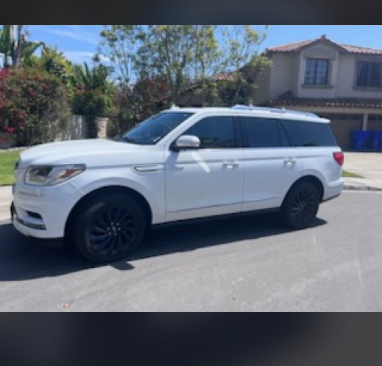 Used 2020 Lincoln Navigator Reserve w/ Equipment Group 208A Reserve AWD/4WD image 2