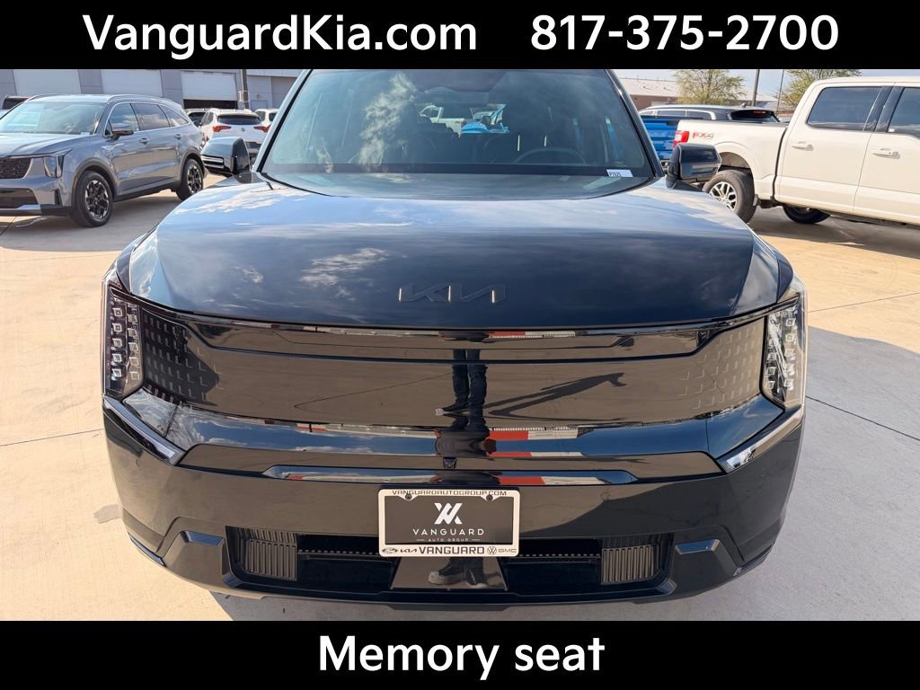 Certified 2026 Kia EV9 Land w/ Nightfall Edition Package image 7