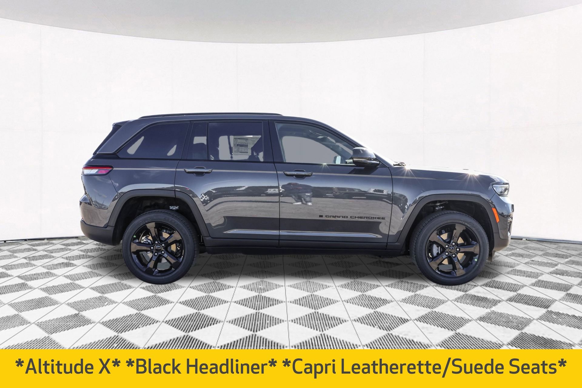 New 2025 Jeep Grand Cherokee Altitude image 12