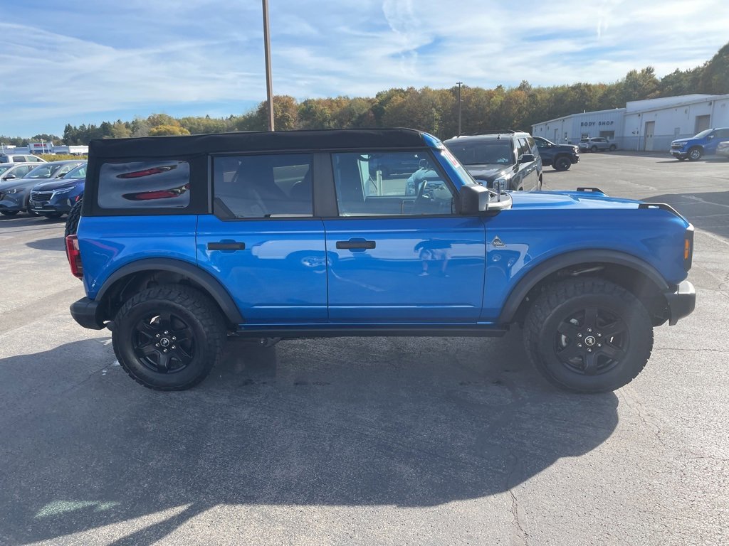 Used 2023 Ford Bronco Black Diamond image 13