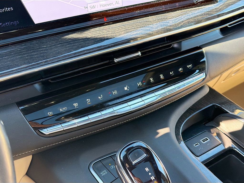 Used 2022 Cadillac Escalade ESV Premium Luxury image 16