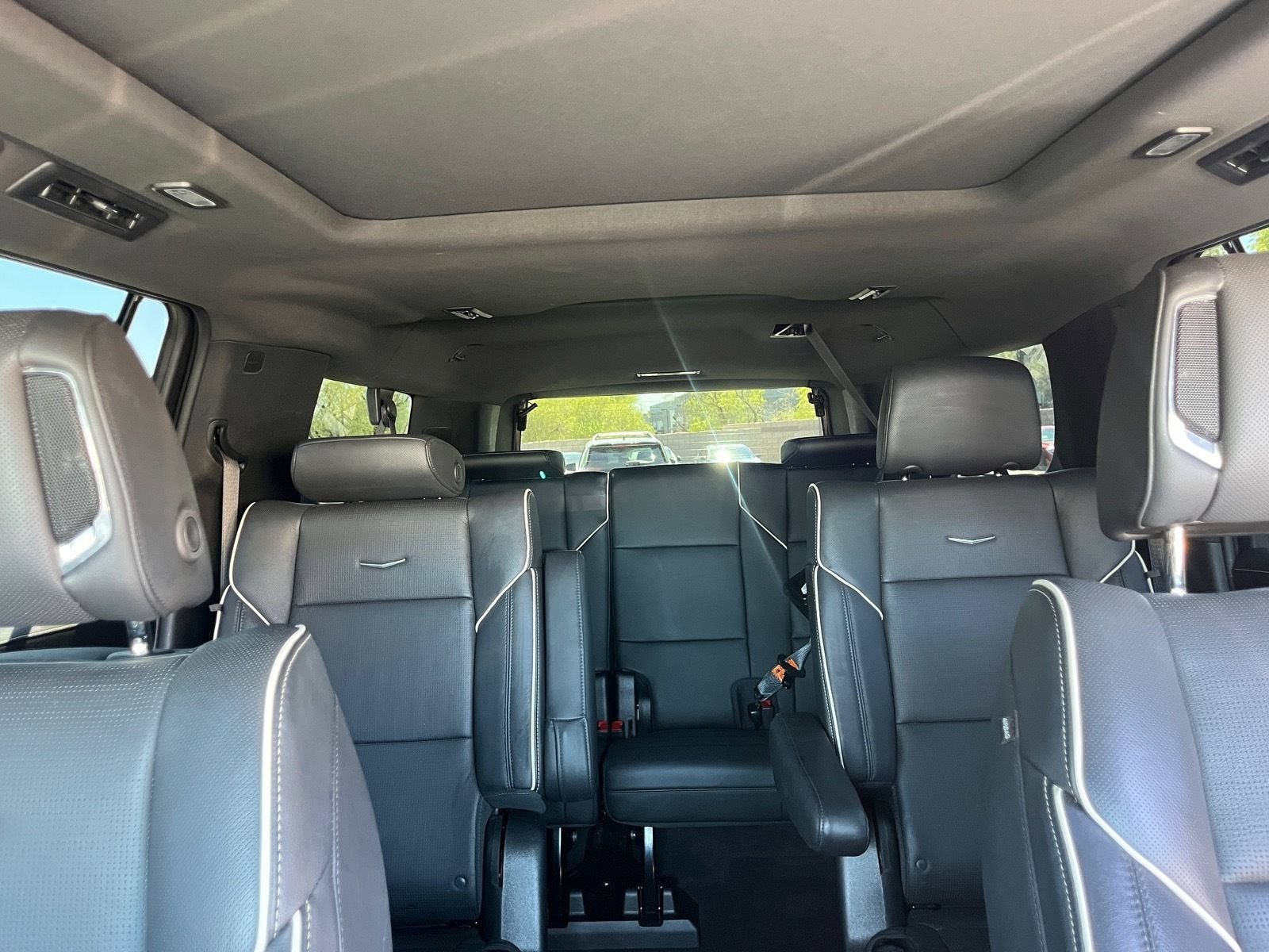 Used 2022 Cadillac Escalade ESV Premium Luxury w/ Performance Package AWD/4WD image 28