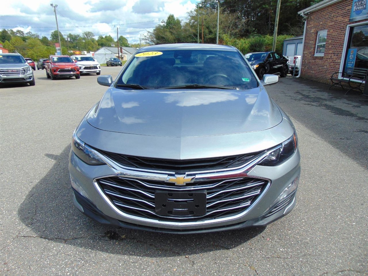 Used 2023 Chevrolet Malibu LT image 2