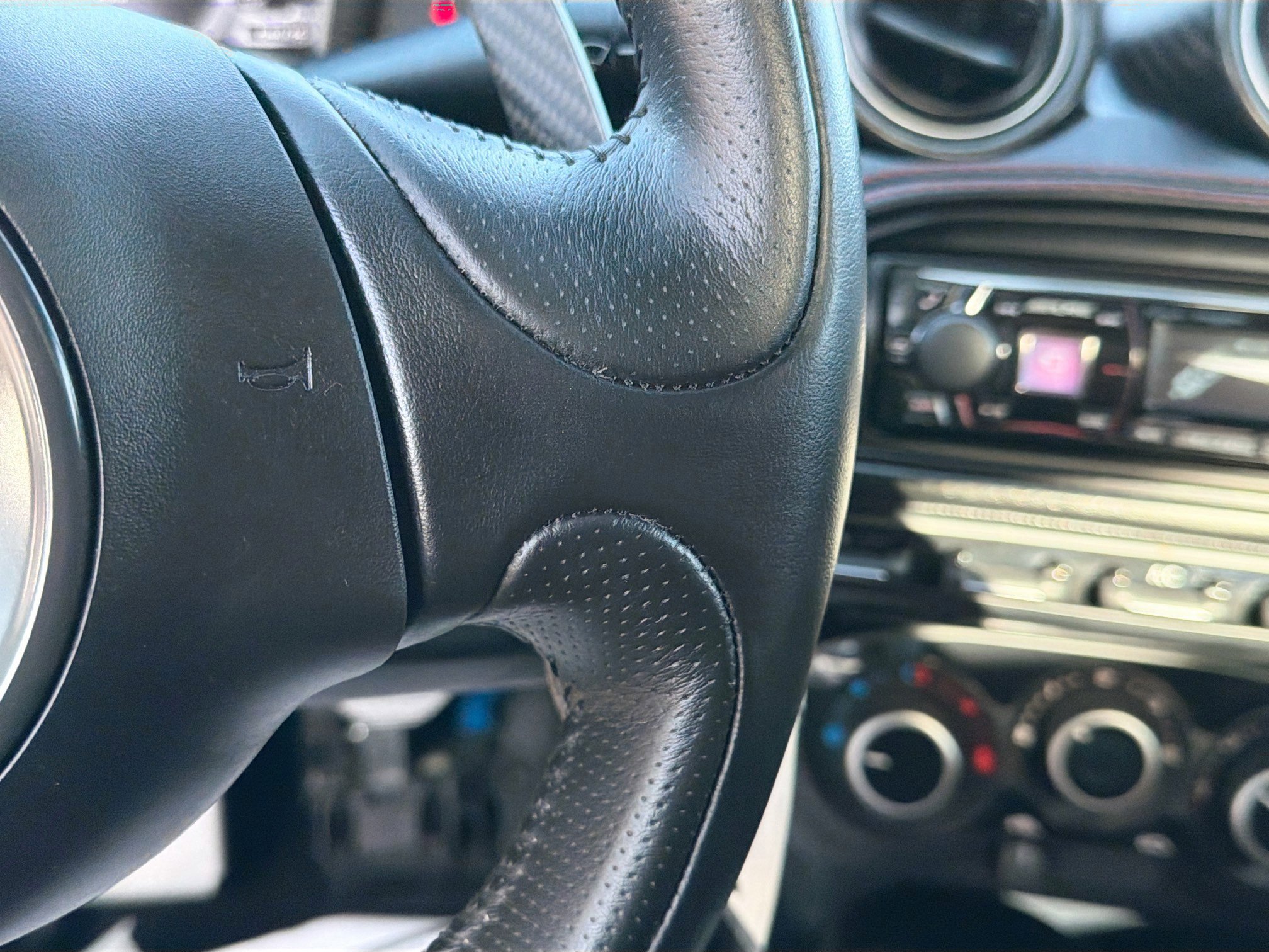 Used 2020 Alfa Romeo 4C Spider RWD image 30