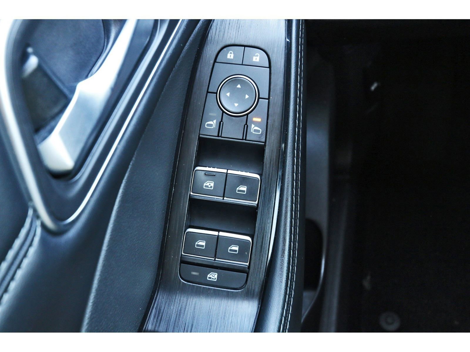 Used 2021 Nissan Rogue SL w/ Premium Package image 23