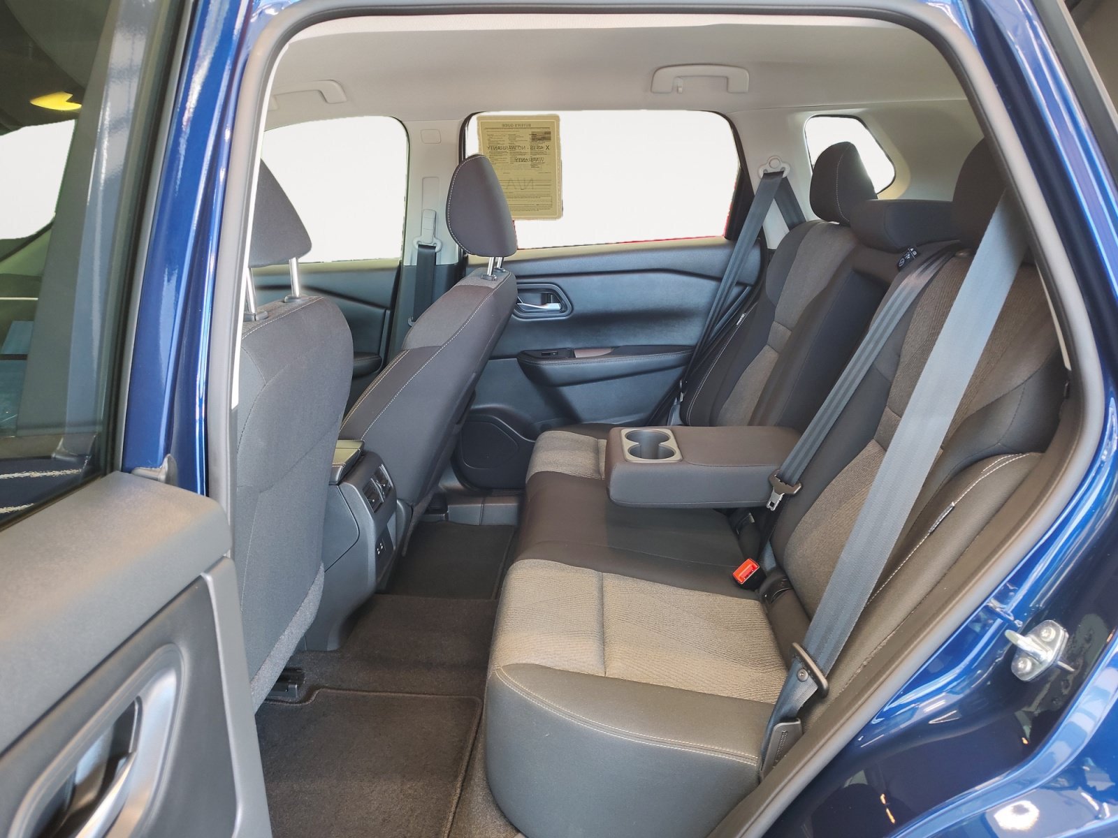Certified 2024 Nissan Rogue SV FWD image 24