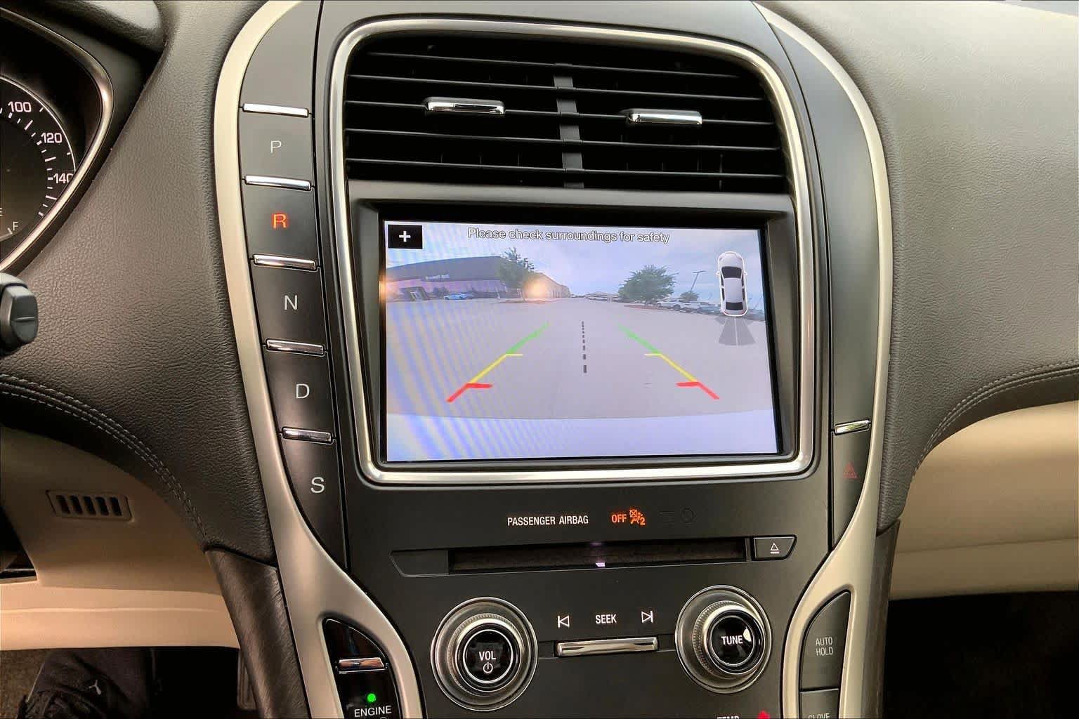 Used 2018 Lincoln MKX Reserve w/ Driver Assistance Package FWD image 28