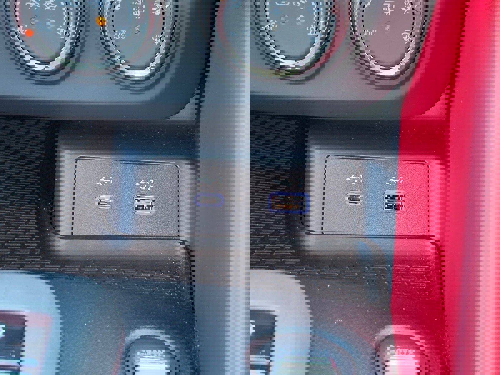 Certified 2024 Nissan Z Performance w/ Floor Mat Package image 27