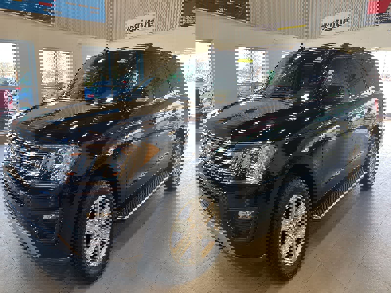 Used 2019 Ford Expedition XLT w/ Equipment Group 202A image 1