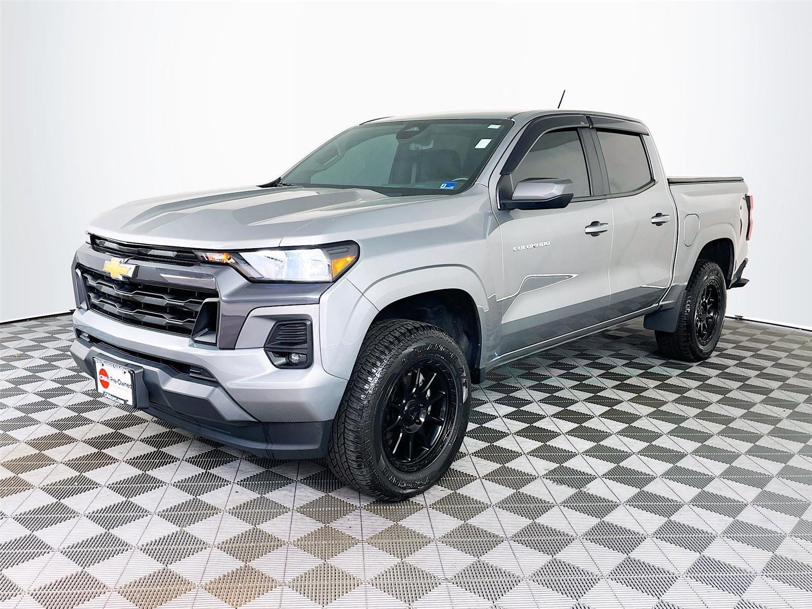 Used 2024 Chevrolet Colorado LT w/ LT Convenience Package image 3