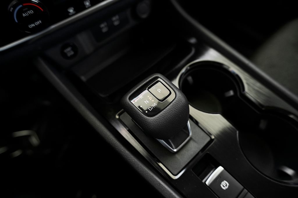 Used 2024 Nissan Rogue SV FWD image 41