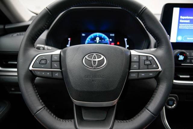 Used 2025 Toyota Grand Highlander AWD image 25