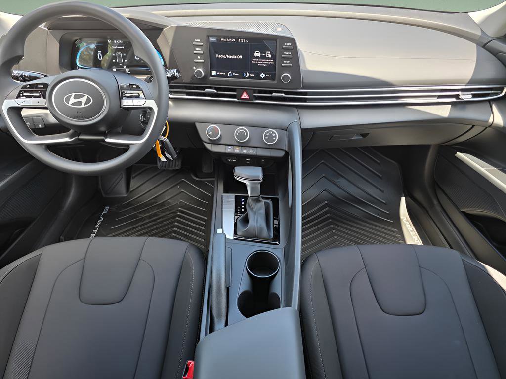 New 2026 Hyundai Elantra SE FWD image 15