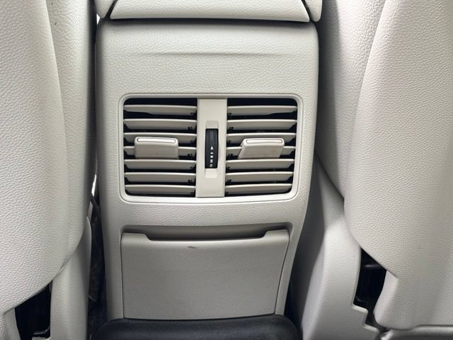 Used 2016 Mercedes-Benz GLA 250 4MATIC image 24