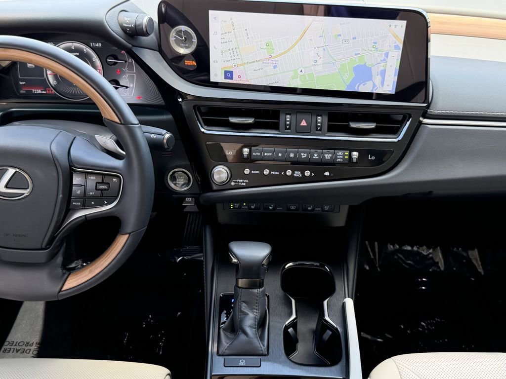 Used 2024 Lexus ES 350 w/ Technology Package FWD image 14