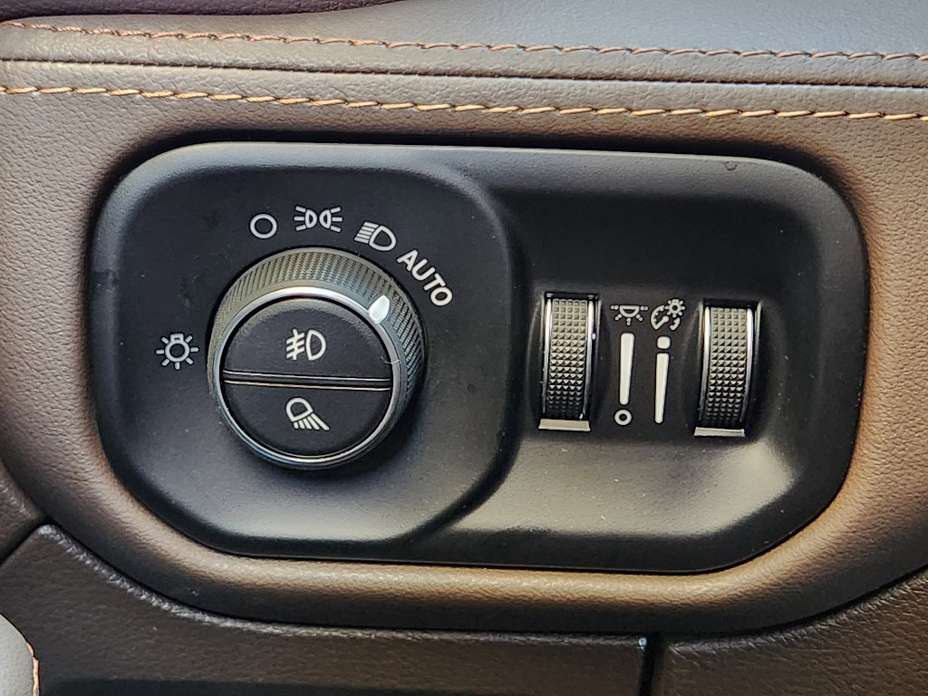 Used 2025 RAM 1500 Limited image 23