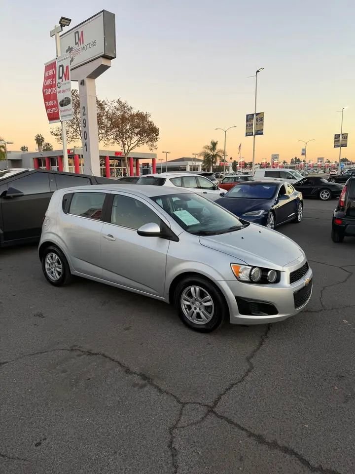 Used 2013 Chevrolet Sonic LT image 2