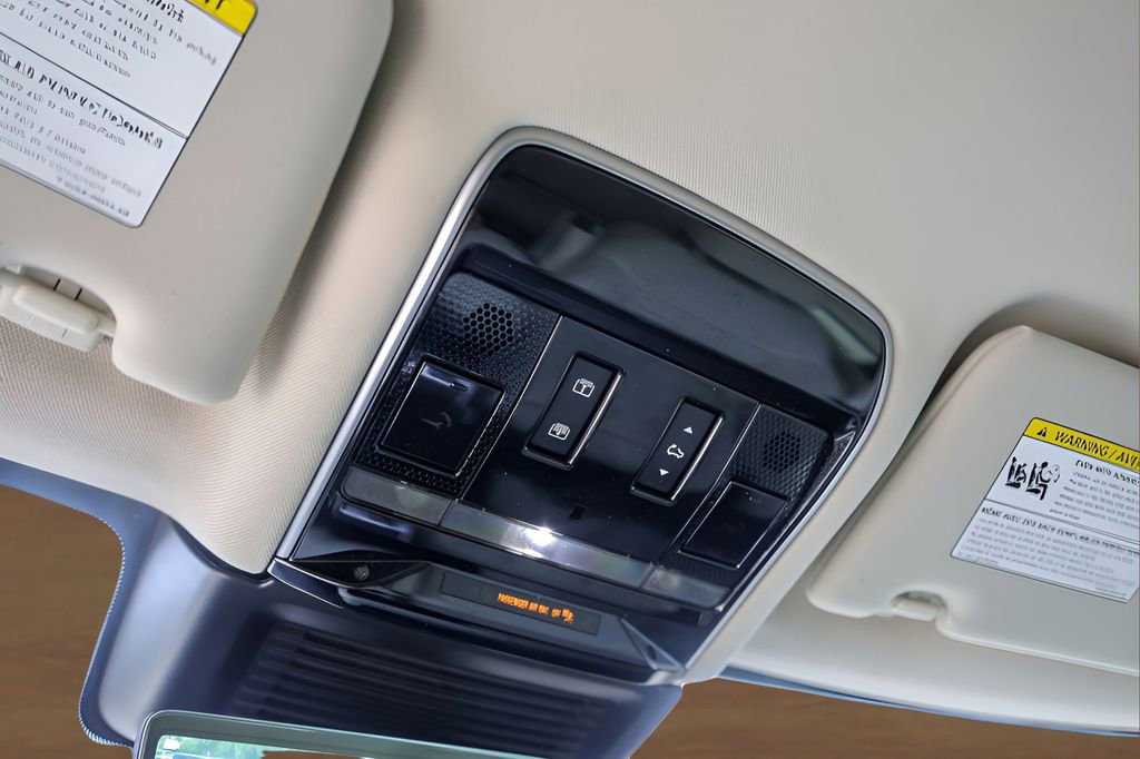 Used 2023 Land Rover Range Rover SE image 19