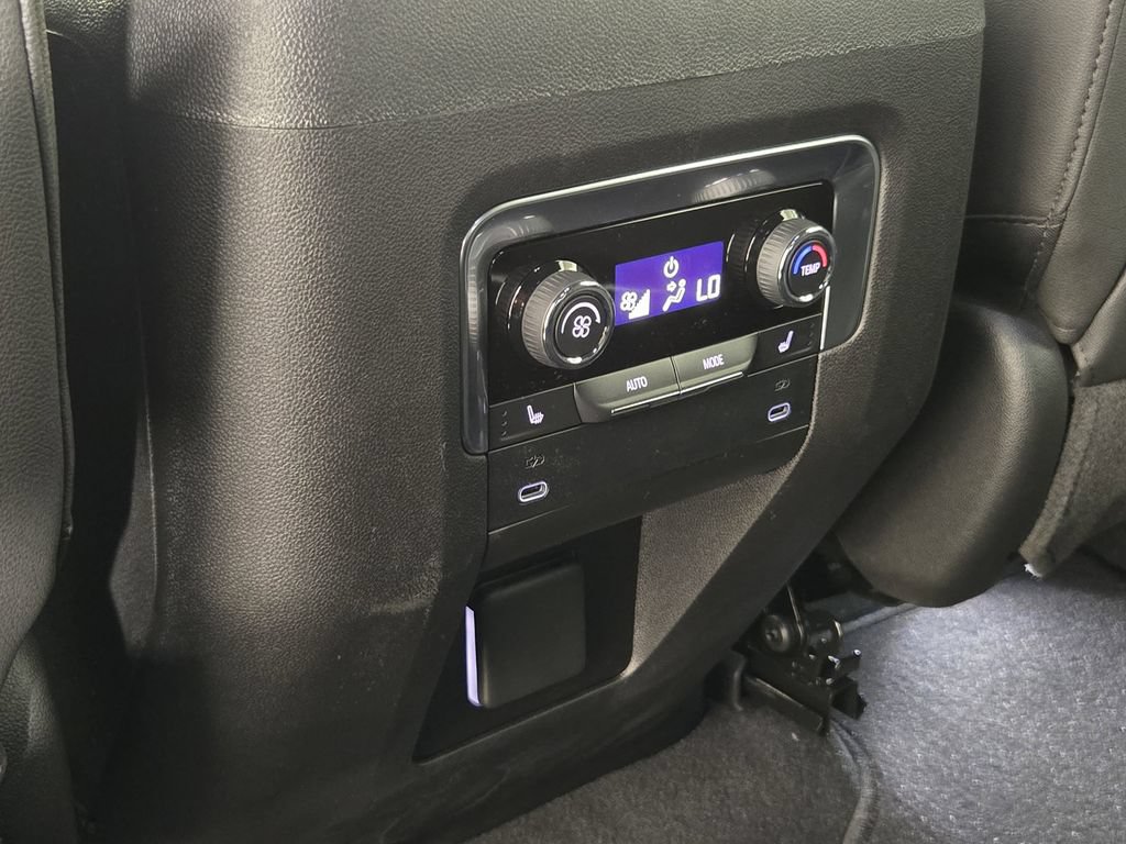 New 2026 Chevrolet Suburban LT w/ Comfort Package RWD image 32