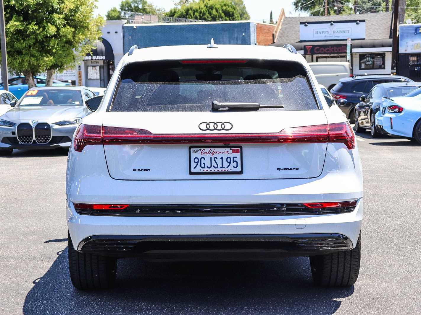 Used 2023 Audi e-tron Premium Plus w/ Premium Plus Package AWD/4WD image 3