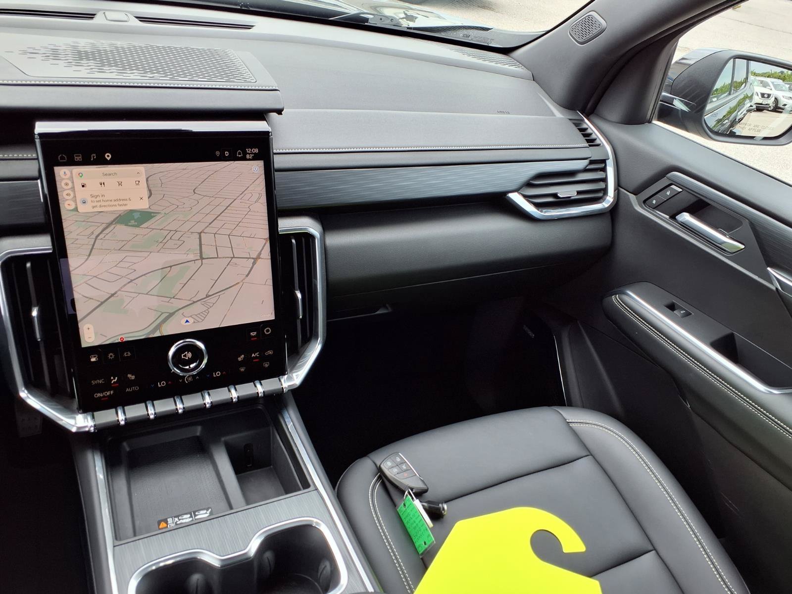 Used 2025 GMC Acadia Elevation w/ Elevation Premium Package FWD image 4