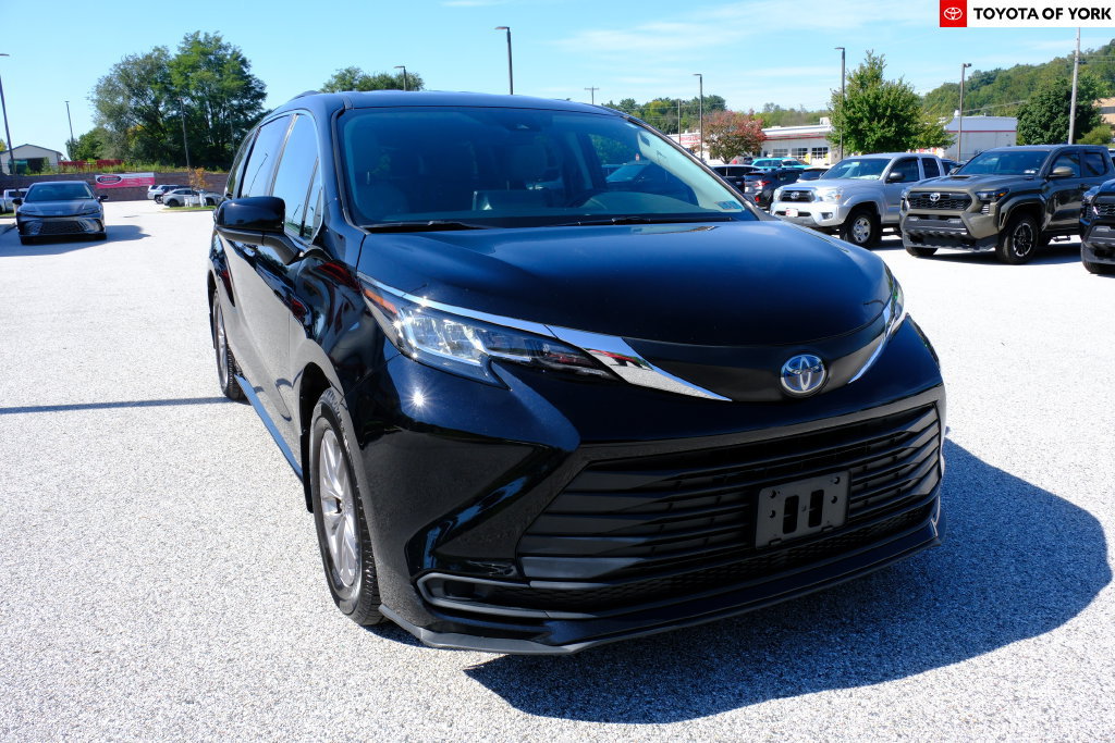 Used 2022 Toyota Sienna LE