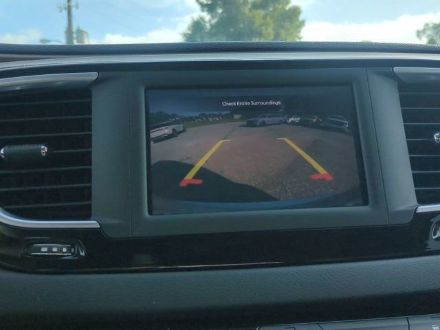 Used 2023 Chrysler Voyager LX FWD image 19