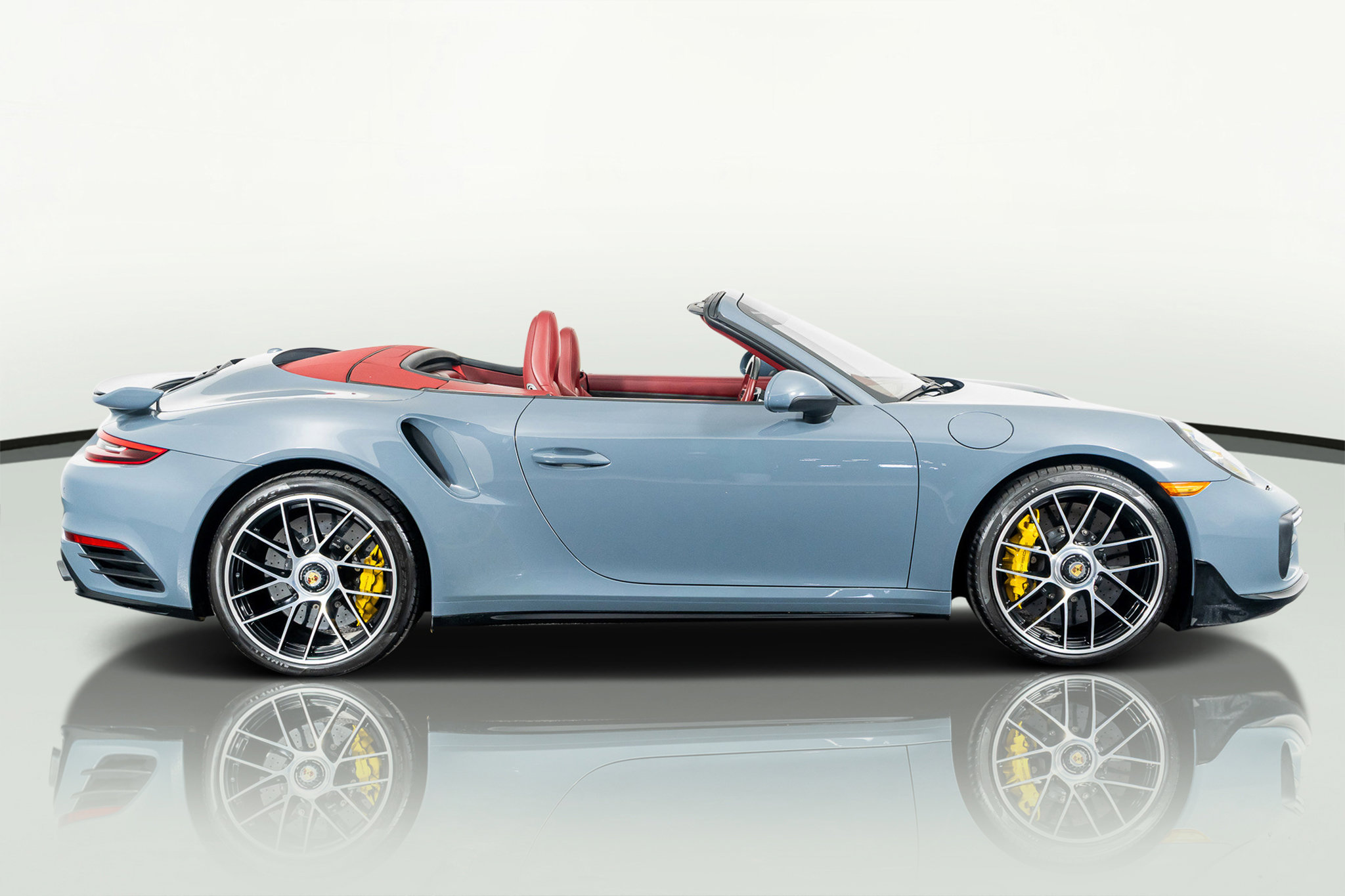 Used 2017 Porsche 911 Turbo S image 6