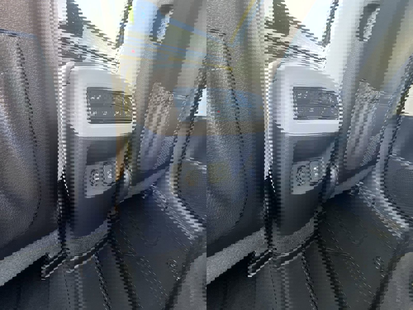 Used 2024 Hyundai Palisade Calligraphy image 22