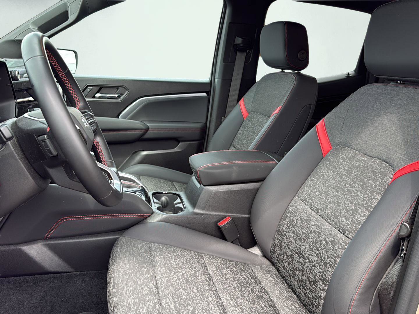 Used 2023 Chevrolet Colorado Z71 w/ Z71 Convenience Package 2 image 10