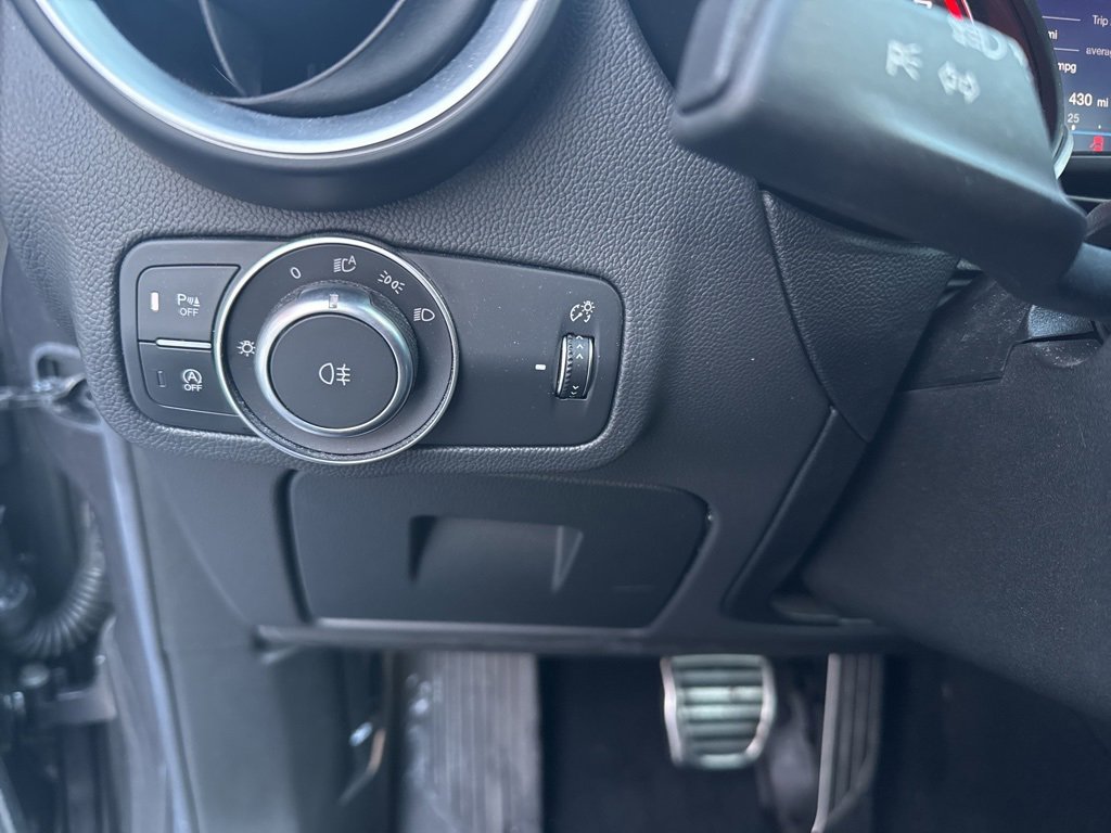 Used 2023 Alfa Romeo Stelvio Ti image 29