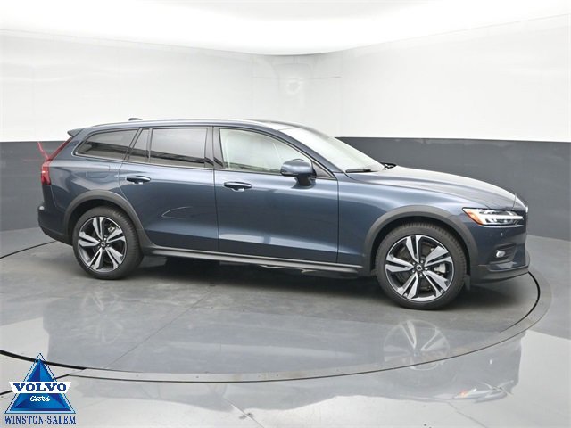 New 2026 Volvo V60 B5 Cross Country Plus w/ Protection Package Premier