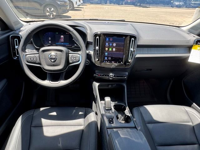 New 2025 Volvo XC40 B5 Core w/ Climate Package image 23