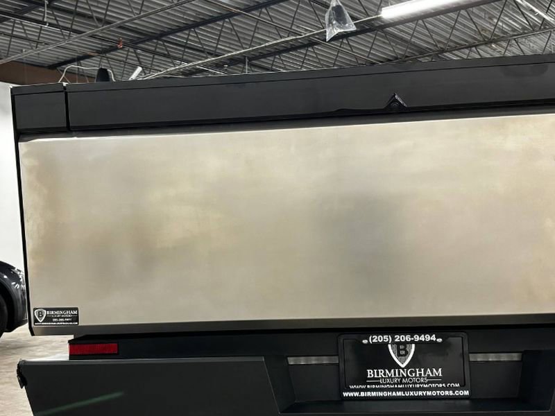 Used 2024 Tesla Cybertruck AWD Crew Cab image 16