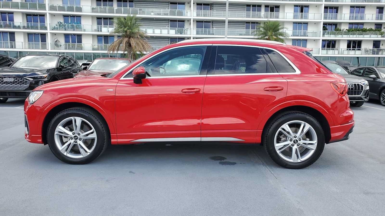 Certified 2023 Audi Q3 2.0T Premium w/ Convenience Package AWD/4WD video 3