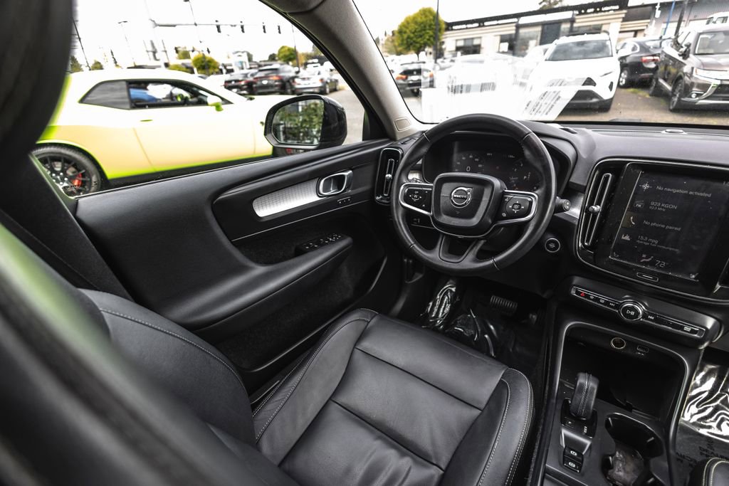 Used 2019 Volvo XC40 T5 Momentum AWD/4WD image 18