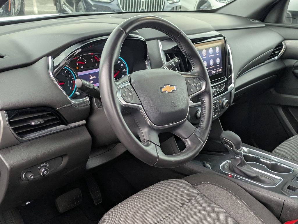 Used 2022 Chevrolet Traverse LT FWD image 26