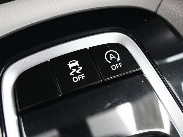 Certified 2022 Toyota Corolla Cross L image 20