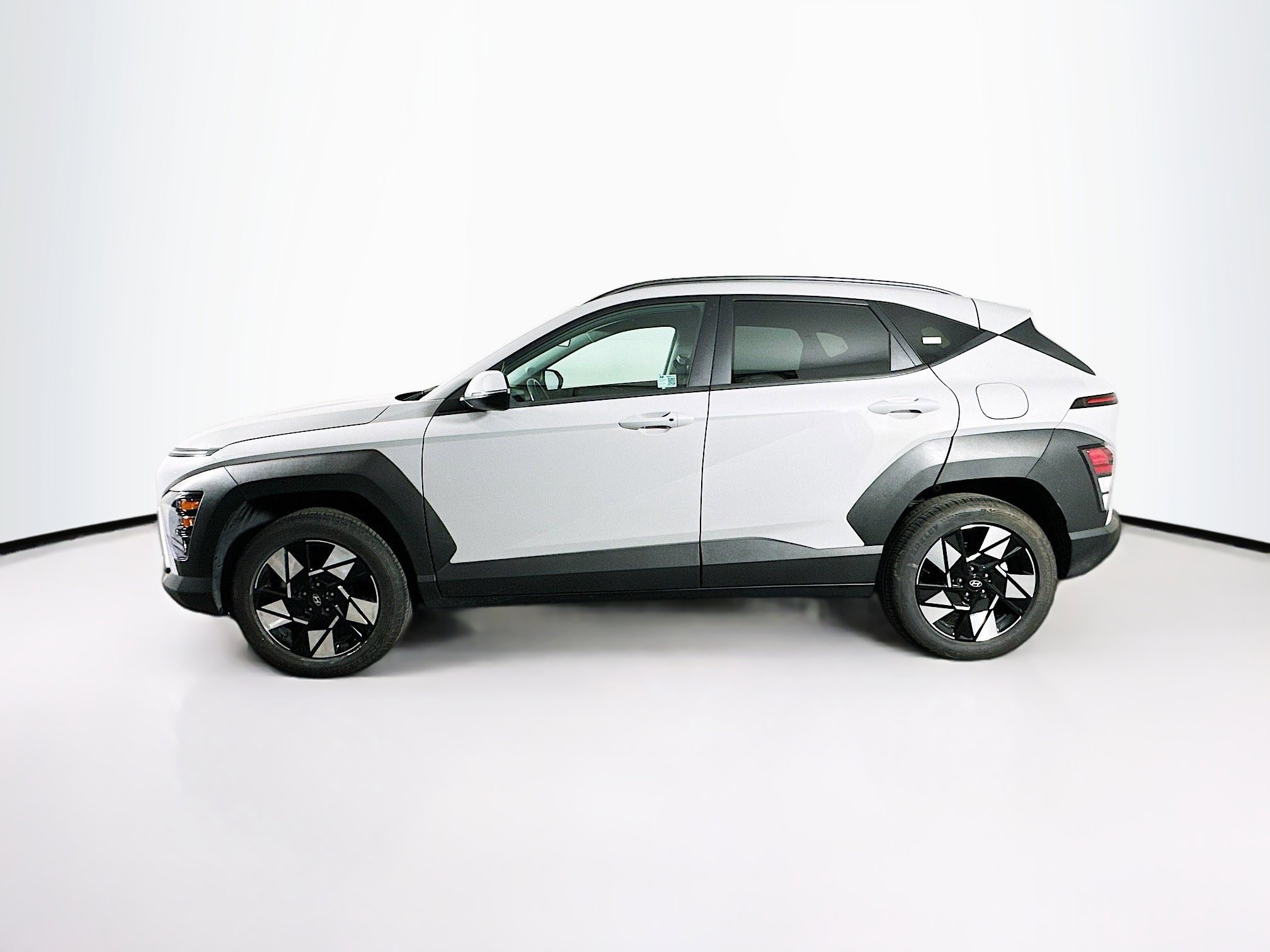 Used 2025 Hyundai Kona SEL image 4