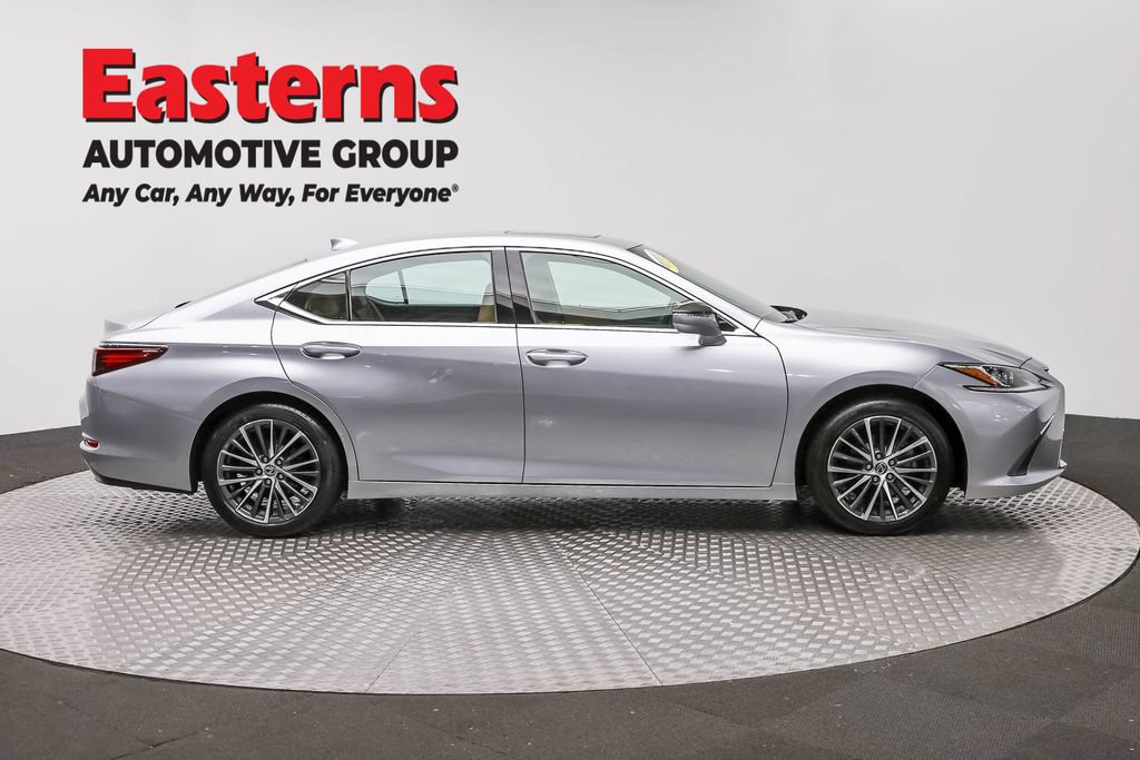 Used 2022 Lexus ES 350 w/ Premium Package FWD image 4
