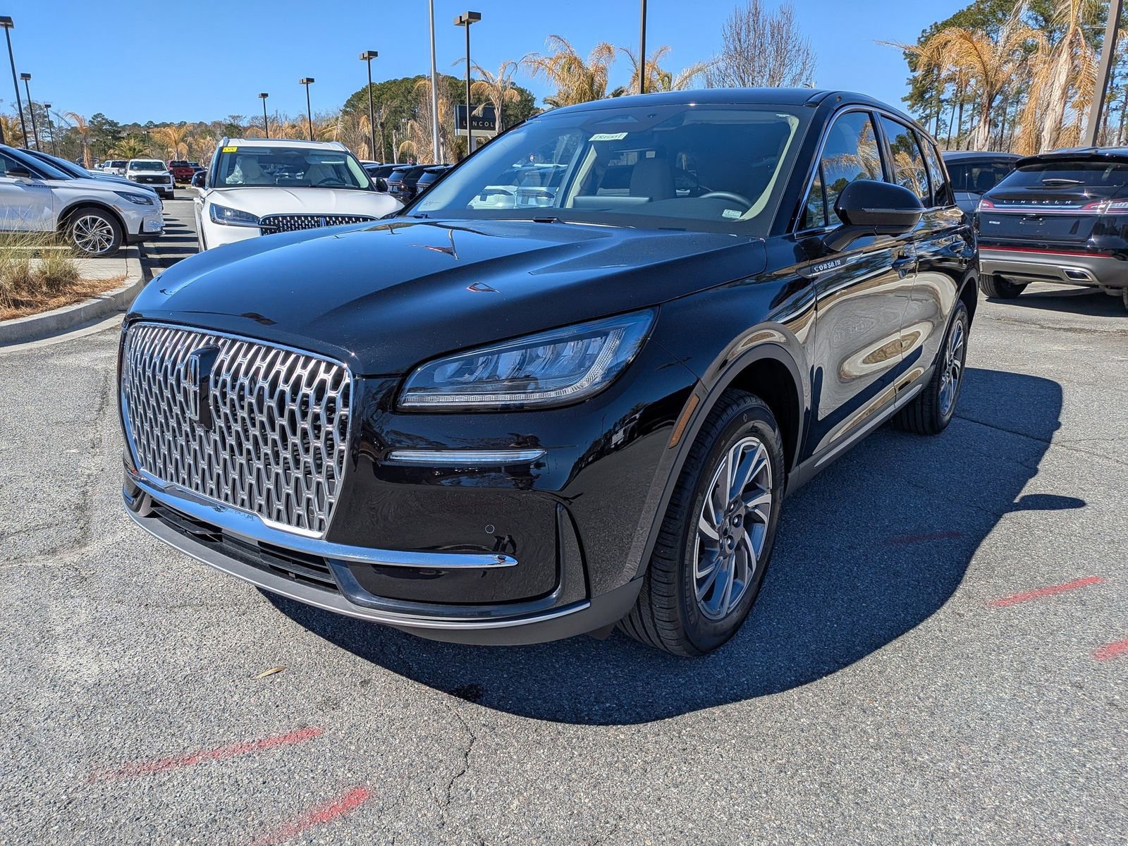 Certified 2025 Lincoln Corsair FWD w/ Equipment Group 101A image 8