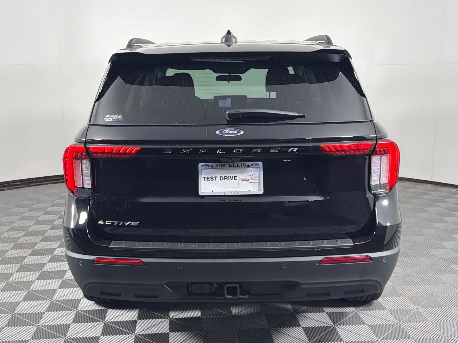 Used 2026 Ford Explorer Active RWD image 6
