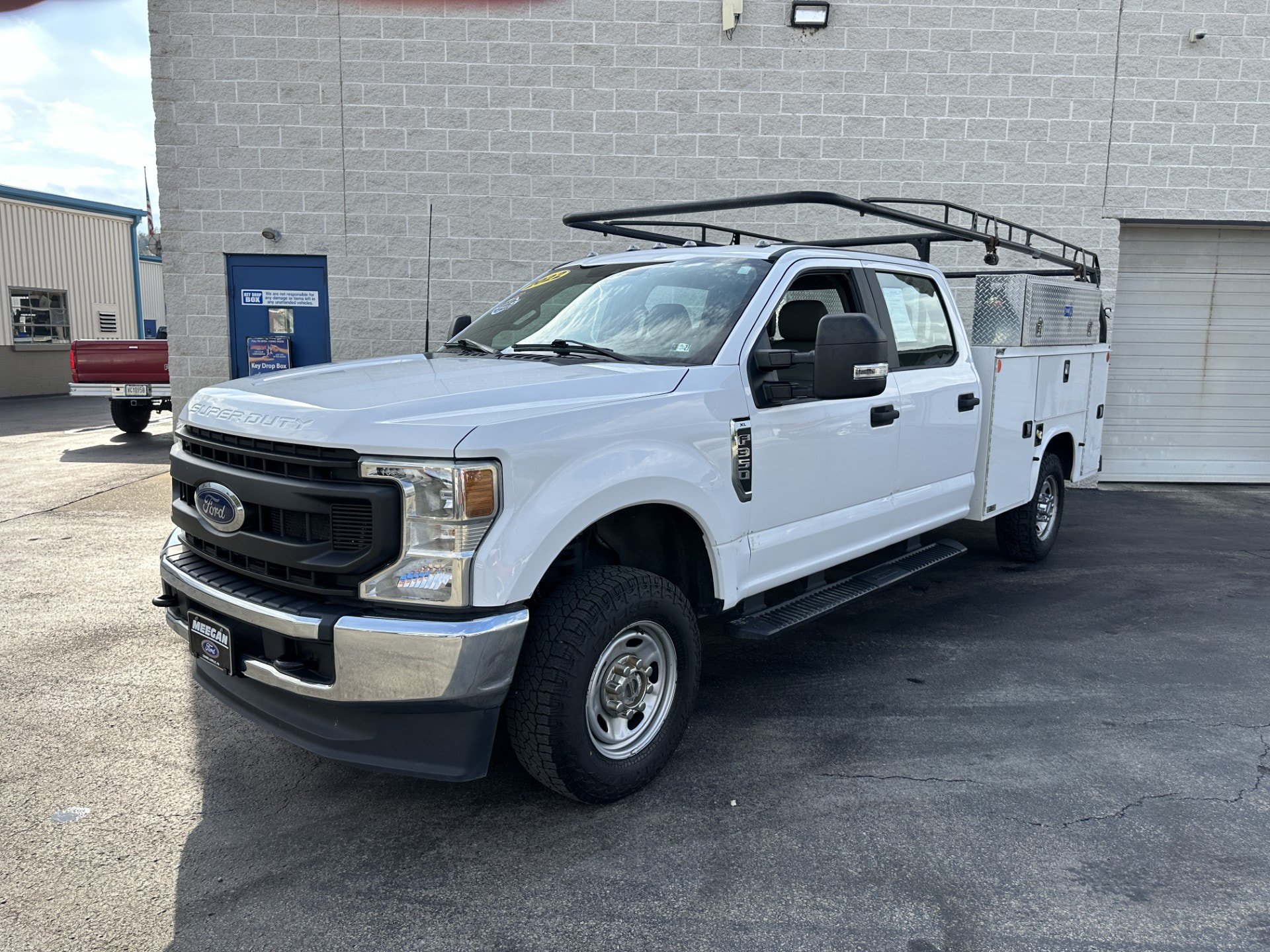 Used 2022 Ford F350 XL w/ Power Equipment Group AWD/4WD image 1