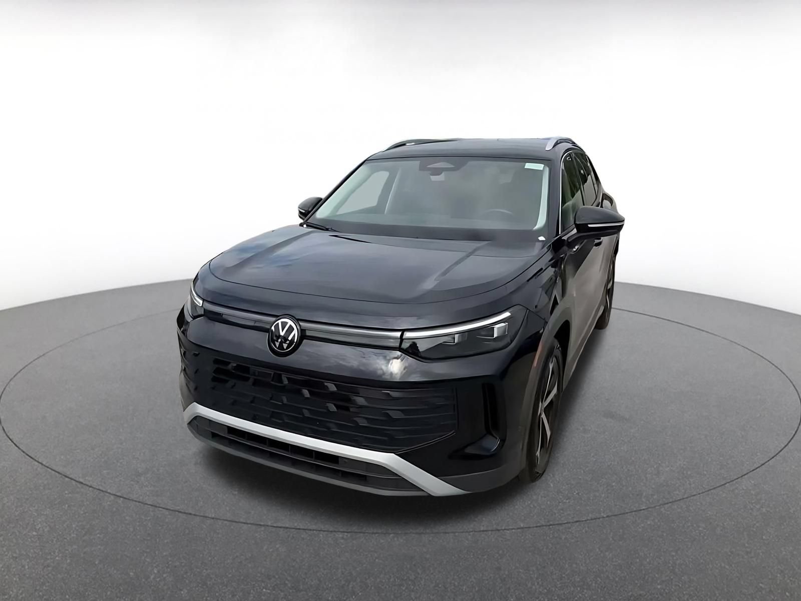 Used 2026 Volkswagen Tiguan SE FWD image 5